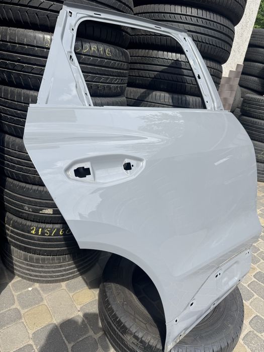 Audi Q-4 E-Tron двері задні праві(89А833052)