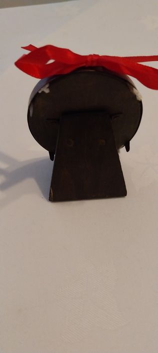 Peça Religiosa Antiga em Latão Pintado – Sagrado Coração de Jesus