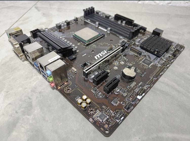 Комплект amd msi b450m pro-vdh plus+ryzen 3 2200g 4 ядра 3.6ghz AM4