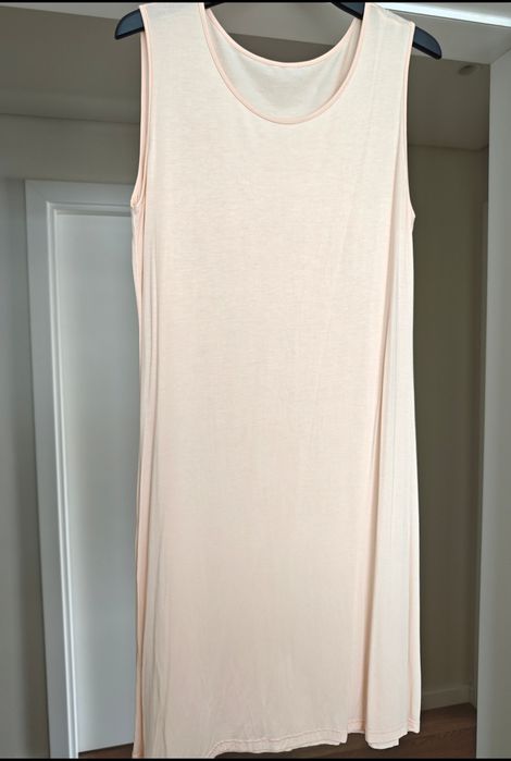 Conjunto Elegante de Duas Peças com Bordados Florais Exclusivos