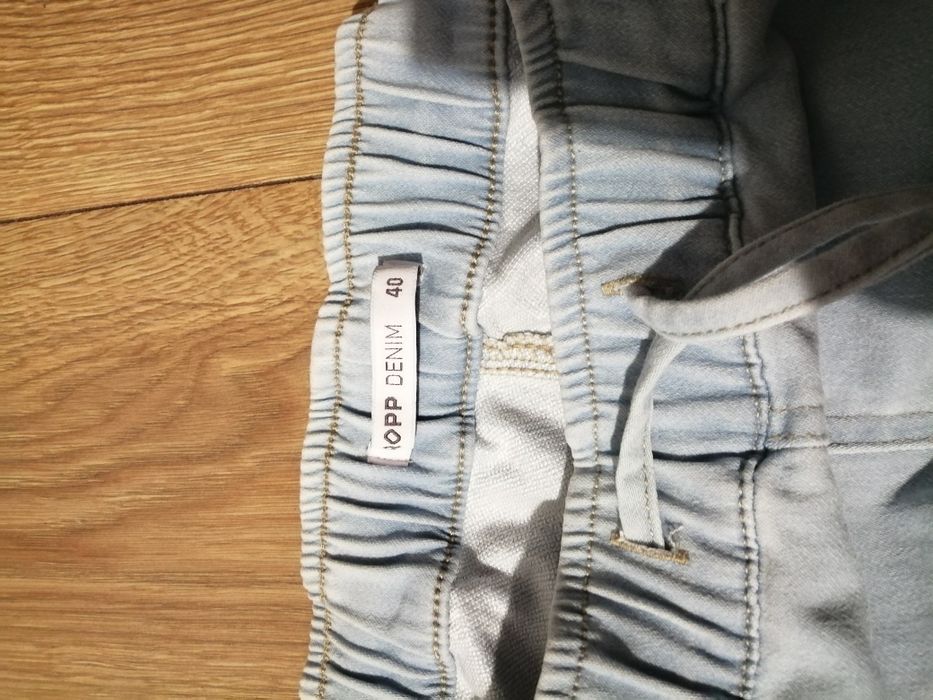 Spodnie szerokie nogawki denim Cropp 40