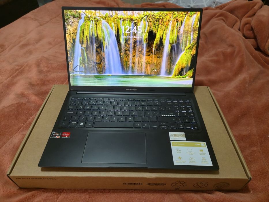 Portátil ASUS Vivobook