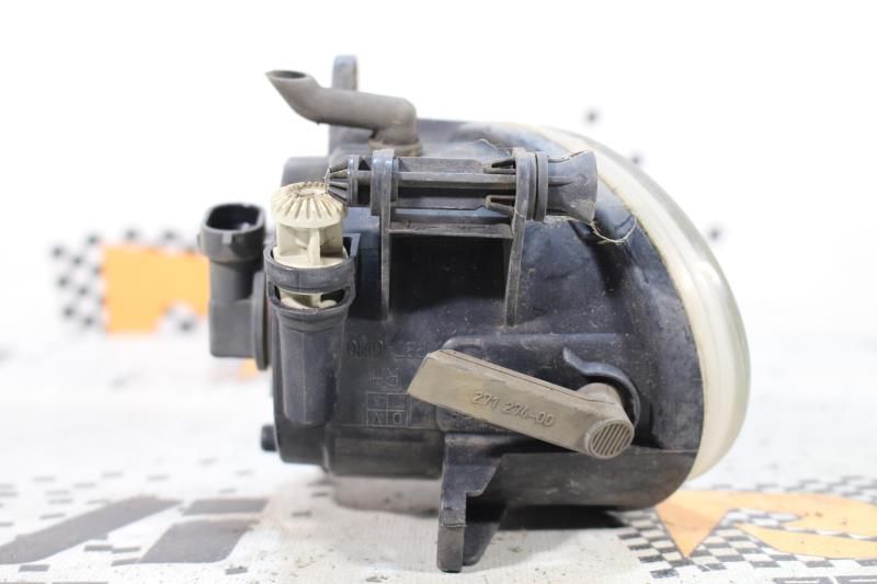 Farol nevoeiro frente direito SEAT Exeo (3R2)