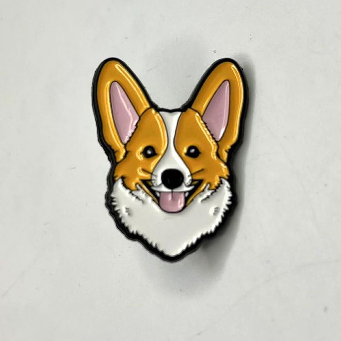 Broszka pin przypinka pies piesek corgi pembroke