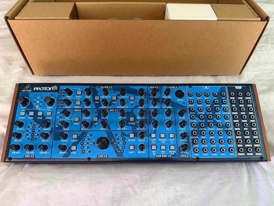 Синтезатор Behringer Proton