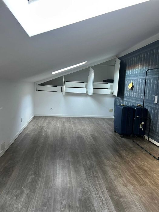 Otima Arrecadação/Atelier para Arrendar