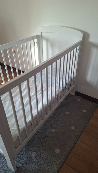 Cama/Berço de bebé com colchão