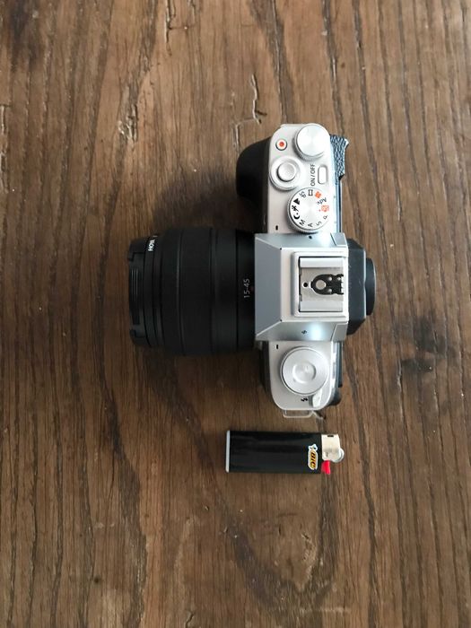 Máquina fotográfica Fujifilm X-T200