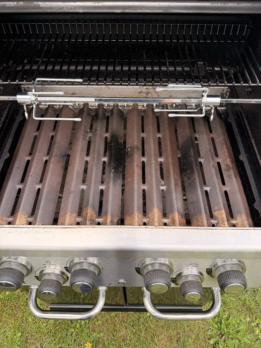 Grill gazowy Broil King Regal 490 + Rożen Pokrowiec Podswietlane pokrętla