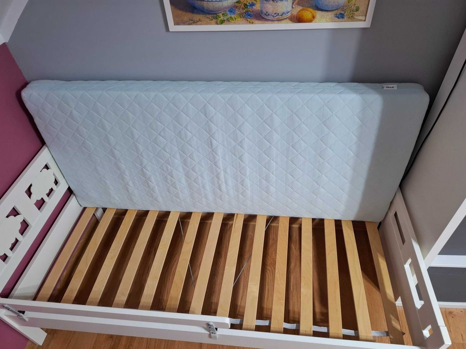 Sprzedam łóżko dziecięce Ikea 70x160