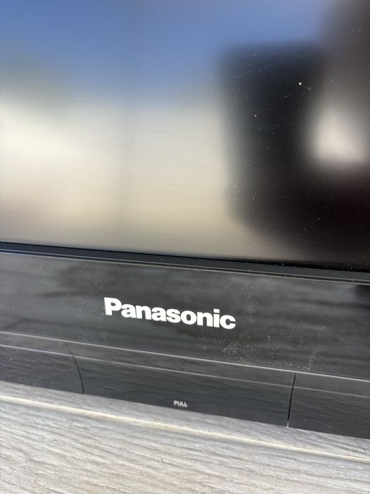 TV Panasonic 42” com comando