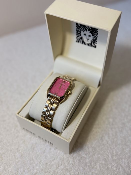 Anne Klein AK/3774HPGB — розкішний золотий годинник із рожевим циферблатом