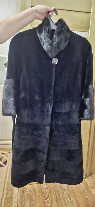 Мутоновая шубка со вставками норки