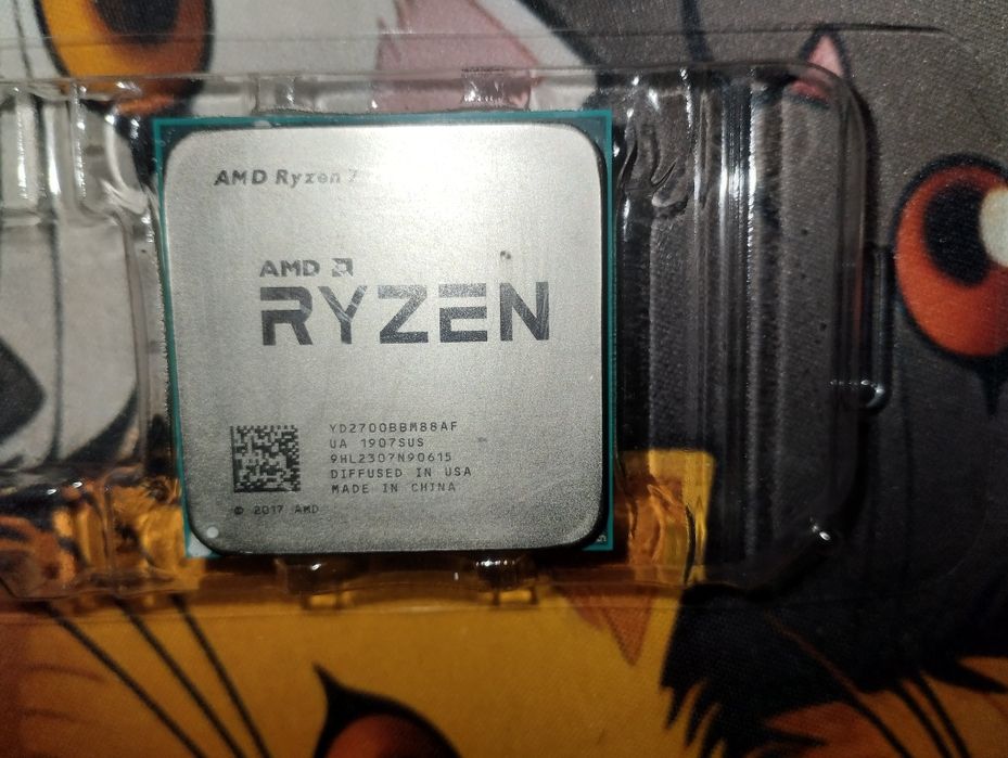 Процесор R7 2700 8ядер 16потоків