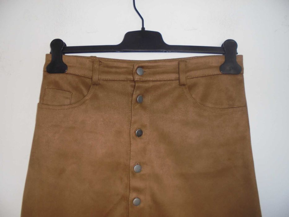 saia de mulher da marca PULL&BEAR