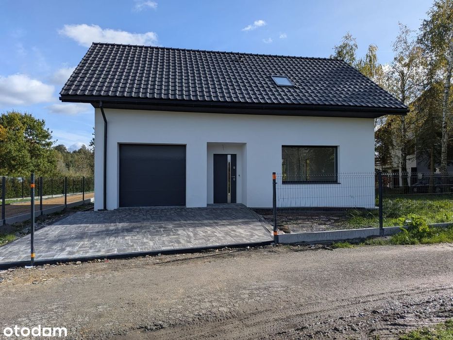 Dom wolnostojący z garażem i użytkowym poddaszem