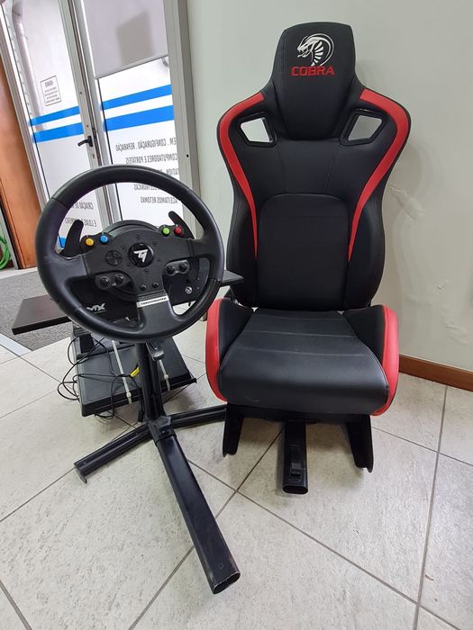 Playseat com Volante Thrustmaster TMX Pro Force Feedback + Pedais