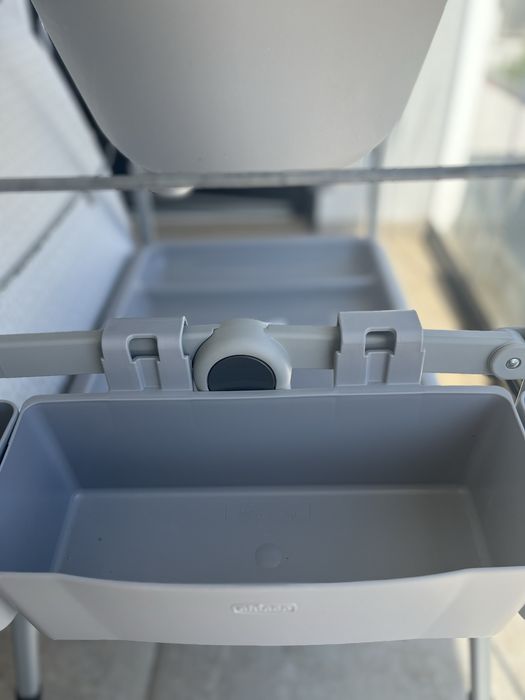 Muda fraldas com banheira