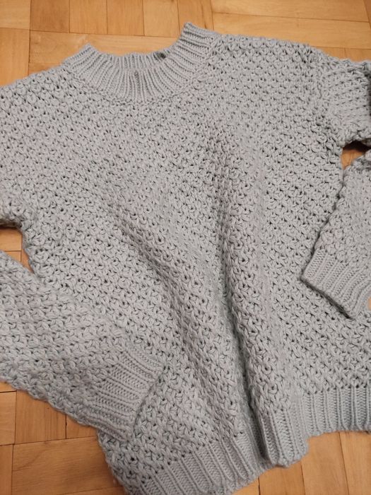 Miętowy sweterek sweter