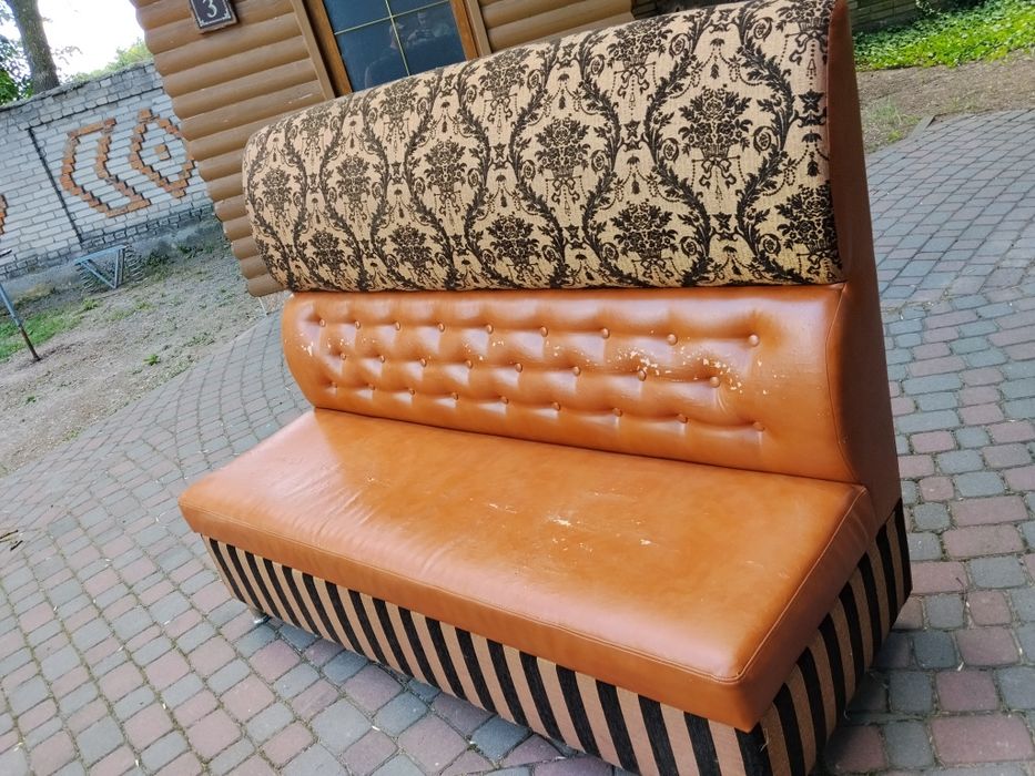 Продам дивани вуличні