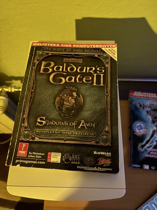 Baldur’s Gate II: Shadows of Amn – oficjalny poradnik PL