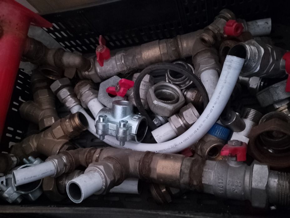Wc,śrubunki,zawór zwrotny,mufy,kolana,pompy,siłownik