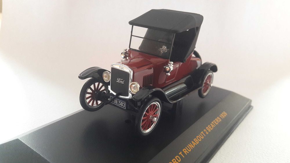 Коллекционная модель IXO Ford T Runabout 2 seaters 1926 г, 1/43
