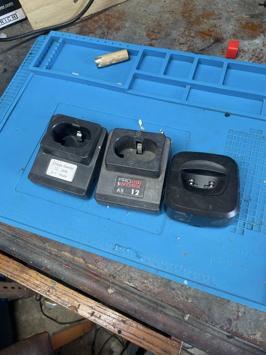 Vendo carregadores para varias maquinas