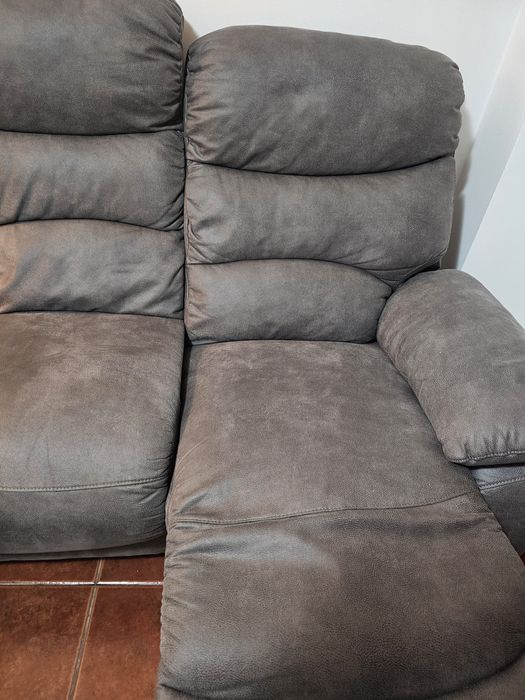 Sofá 3 lugares como novo