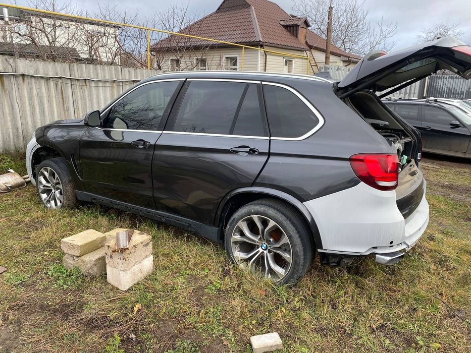 BMW X5 5.0i V8 500лс  Обмен на авто или недвижимость