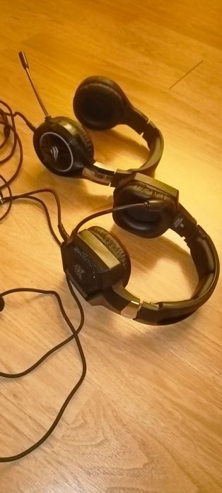 Sprzedam 2 szt. słuchawek z mikrofonem (uszkodzone)