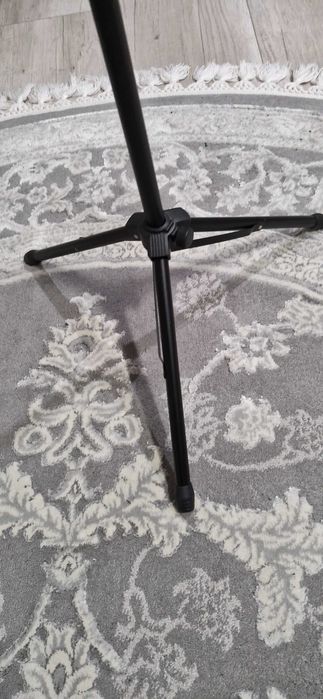 Продам пюпітр під ноти