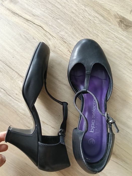 Buty na obcasie bon prix