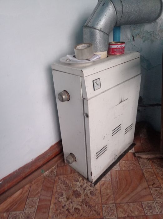 Оселя біля Чернігова. Поряд річка Десна. Є-ВІДНОВЛЕННЯ.