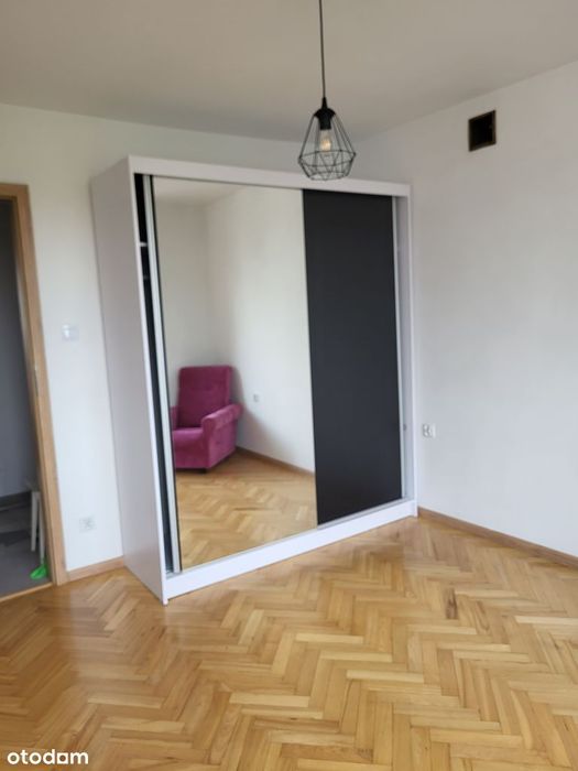 Przestronne mieszkanie w centrum z balkonem i piwnicą