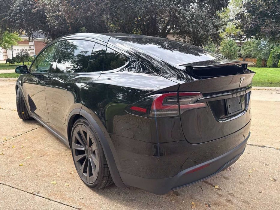 Tesla Model X      2022