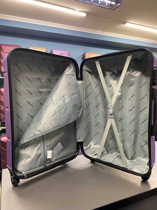 Валіза від Польського виробника Wings чемодан, склад-магазин (В09)