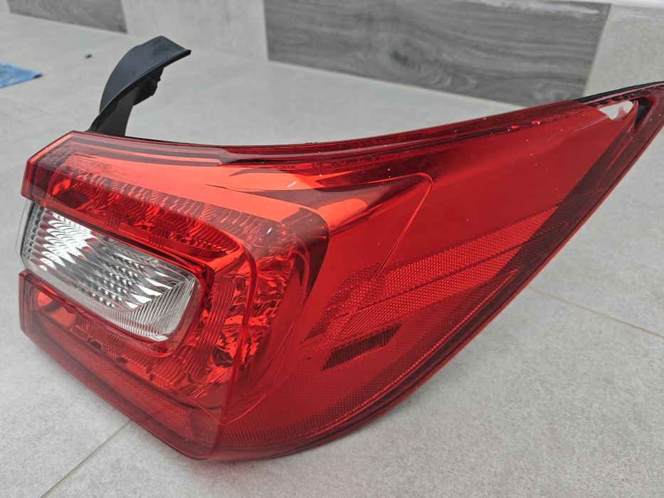 Фара Subaru Legacy 2018  задня права Forester 2016