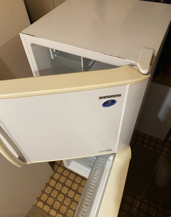 Холодильник Samsung