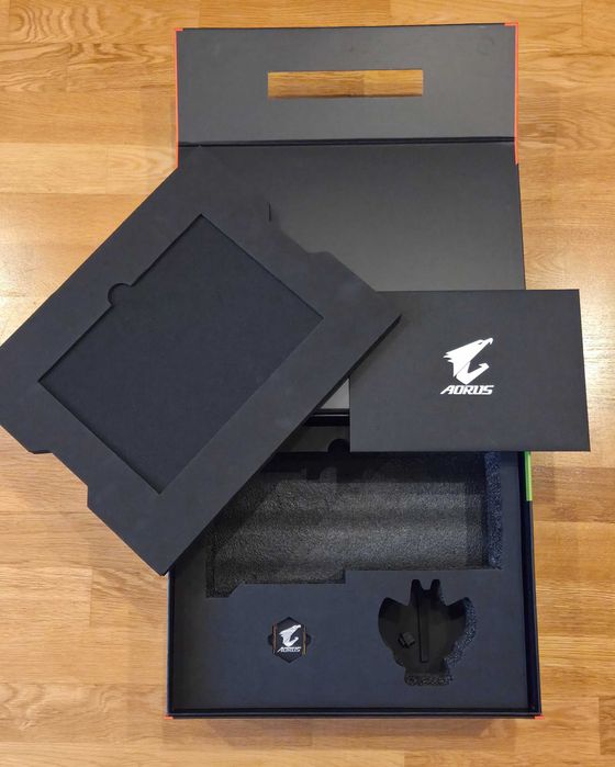 Коробка від відеокарти Gigabyte AORUS GeForce RTX 3080 Ti XTREME 12G