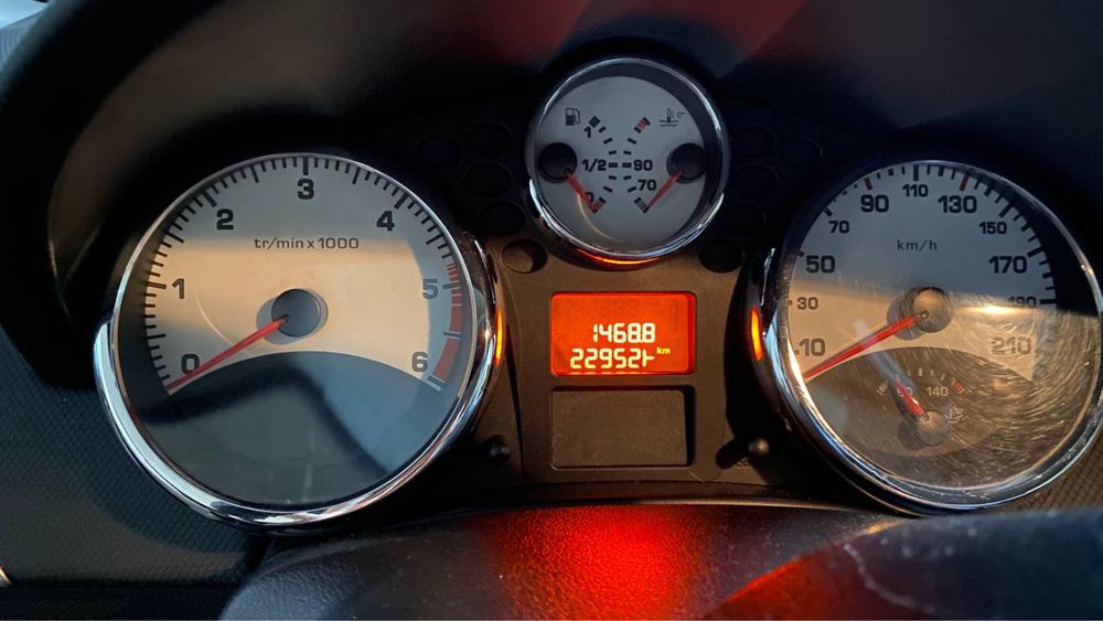 Peugeot 207 Comercial 1.6 HDI XA – 109 cv – 3 Portas