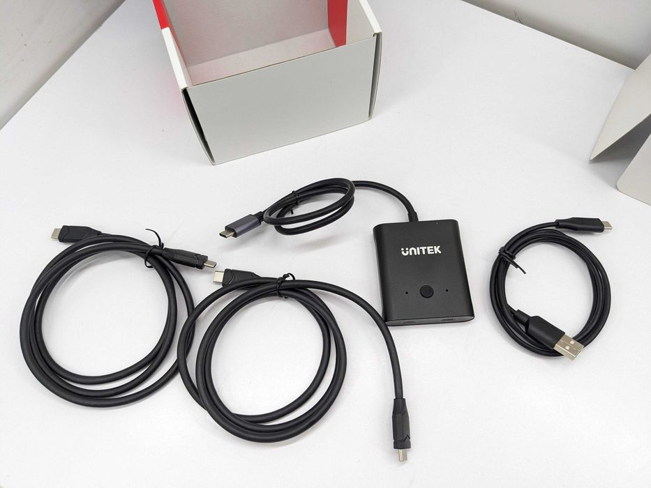 Двонаправлений Unitek USB-C перемикач екранів 8K 60Hz з PD 100W