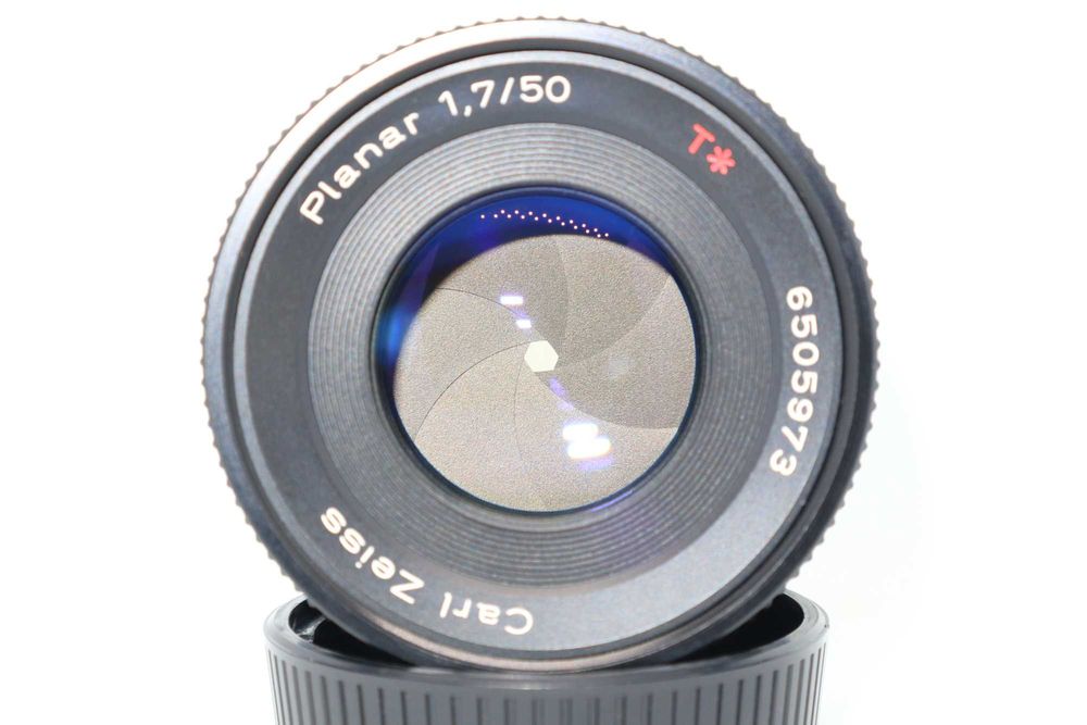 Carl Zeiss Planar 50mm 1.7 T* (Contax / Yashica)