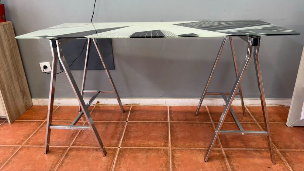 Secretária de vidro