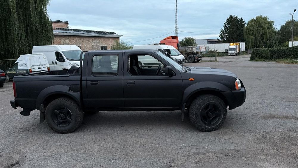 Nisan Navara D22