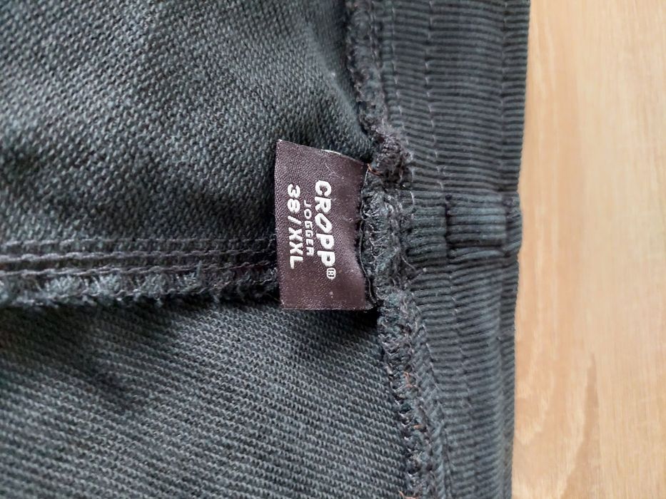 Spodnie Cropp Joggery XXL