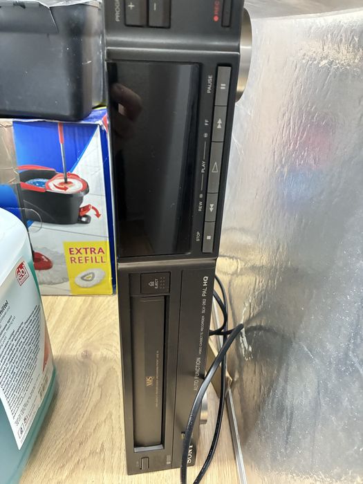Leitor VHS Sony com manuais