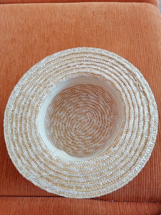 Шляпка из соломки