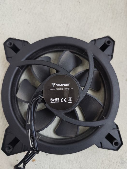 Várias ventoinhas 120mm para PC RGB como novas , bastante silenciosas.