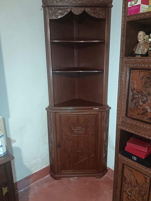 Móvel oriental de canto